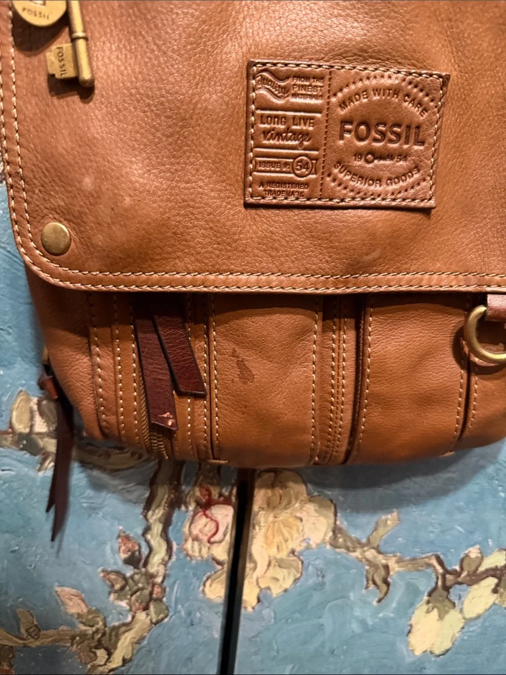 Fossil compact messenger